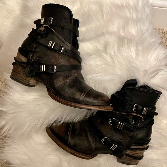 Freebird Booties Crue Size 8 Black Distressed * Excellent condition, worn once! - Picture 3 of 12